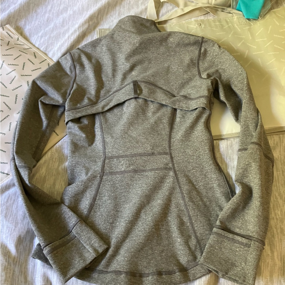 NWOT Lululemon Define Jacket *Brushed Luon, Sz 6, Heathered Slate - Picture 4 of 4
